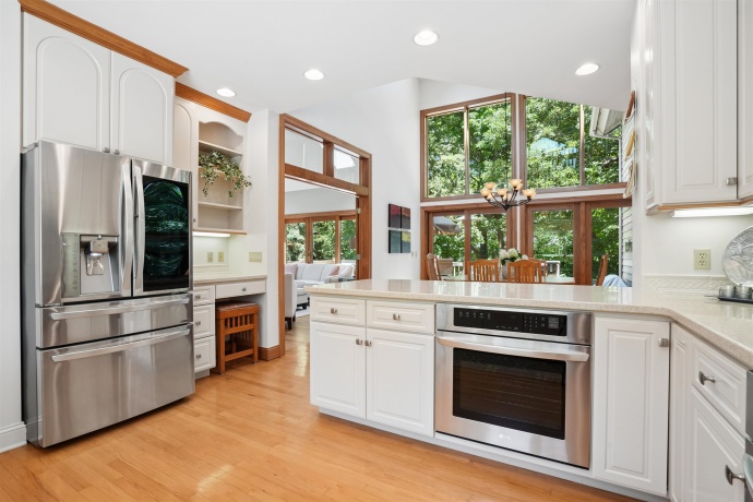 18 Sunrise, GALENA, Illinois 61036, 4 Bedrooms Bedrooms, ,5 BathroomsBathrooms,House,For Sale,Sunrise,202604307