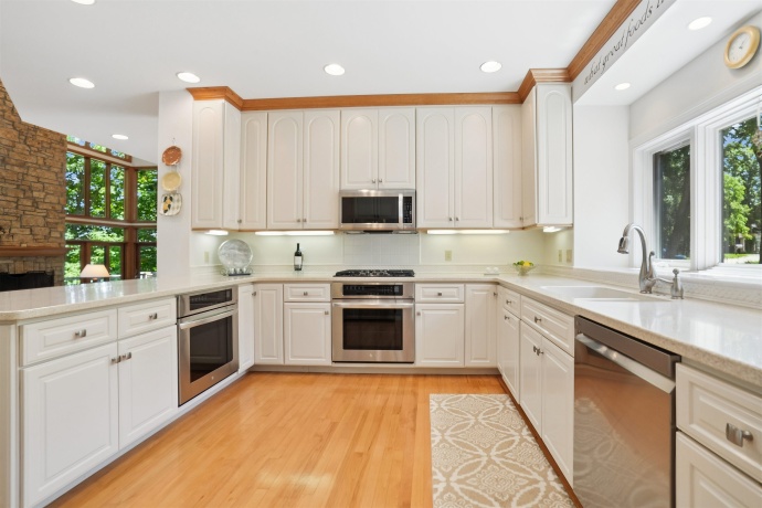 18 Sunrise, GALENA, Illinois 61036, 4 Bedrooms Bedrooms, ,5 BathroomsBathrooms,House,For Sale,Sunrise,202604307