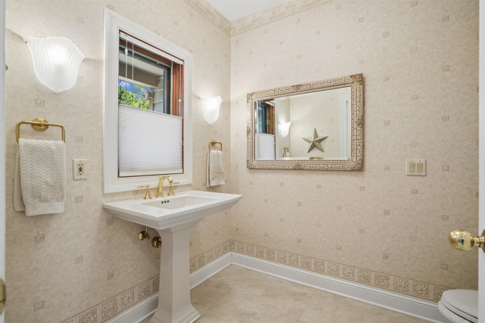 18 Sunrise, GALENA, Illinois 61036, 4 Bedrooms Bedrooms, ,5 BathroomsBathrooms,House,For Sale,Sunrise,202604307