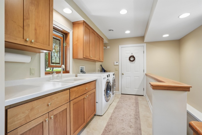 18 Sunrise, GALENA, Illinois 61036, 4 Bedrooms Bedrooms, ,5 BathroomsBathrooms,House,For Sale,Sunrise,202604307
