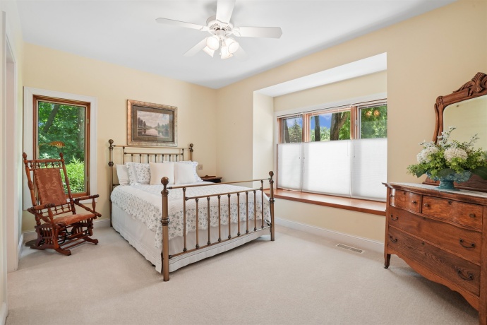 18 Sunrise, GALENA, Illinois 61036, 4 Bedrooms Bedrooms, ,5 BathroomsBathrooms,House,For Sale,Sunrise,202604307