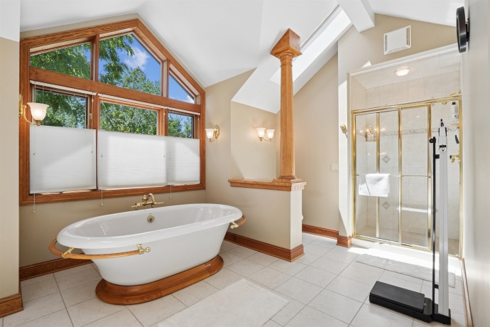 18 Sunrise, GALENA, Illinois 61036, 4 Bedrooms Bedrooms, ,5 BathroomsBathrooms,House,For Sale,Sunrise,202604307