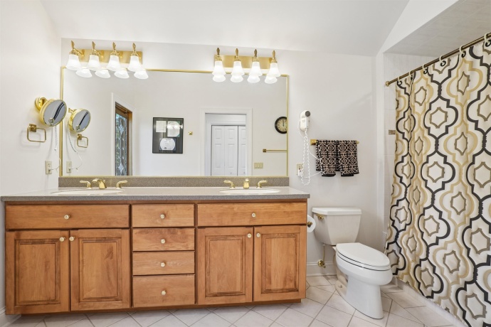 18 Sunrise, GALENA, Illinois 61036, 4 Bedrooms Bedrooms, ,5 BathroomsBathrooms,House,For Sale,Sunrise,202604307
