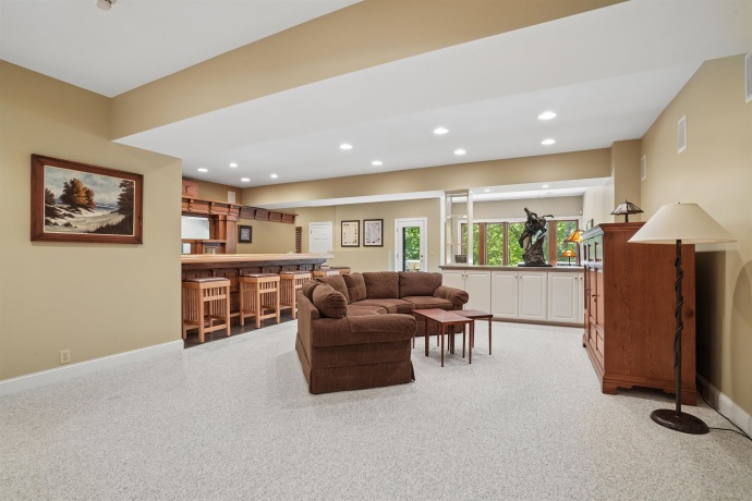 18 Sunrise, GALENA, Illinois 61036, 4 Bedrooms Bedrooms, ,5 BathroomsBathrooms,House,For Sale,Sunrise,202604307