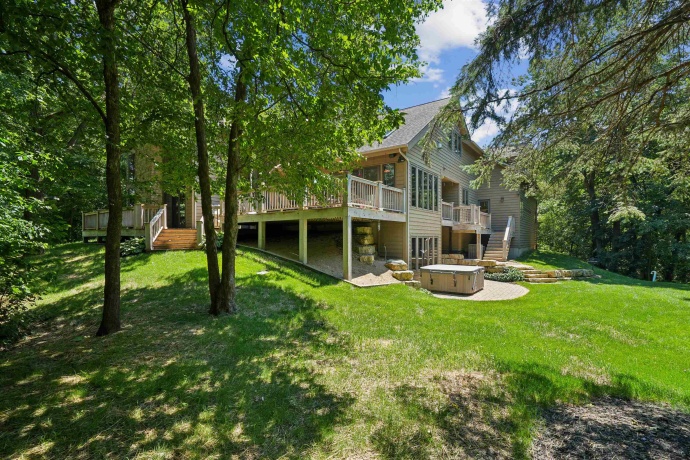 18 Sunrise, GALENA, Illinois 61036, 4 Bedrooms Bedrooms, ,5 BathroomsBathrooms,House,For Sale,Sunrise,202604307