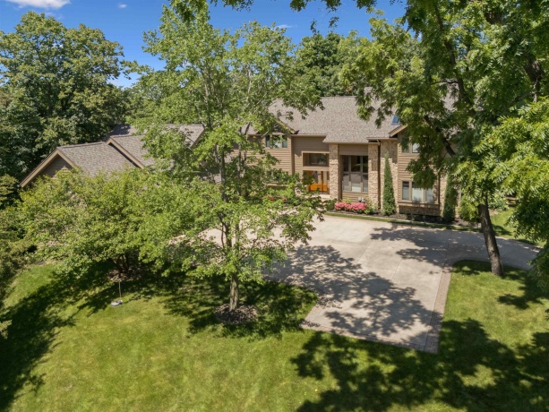 18 Sunrise, GALENA, Illinois 61036, 4 Bedrooms Bedrooms, ,5 BathroomsBathrooms,House,For Sale,Sunrise,202604307