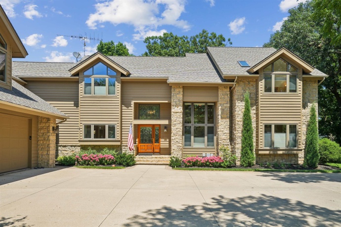 18 Sunrise, GALENA, Illinois 61036, 4 Bedrooms Bedrooms, ,5 BathroomsBathrooms,House,For Sale,Sunrise,202604307