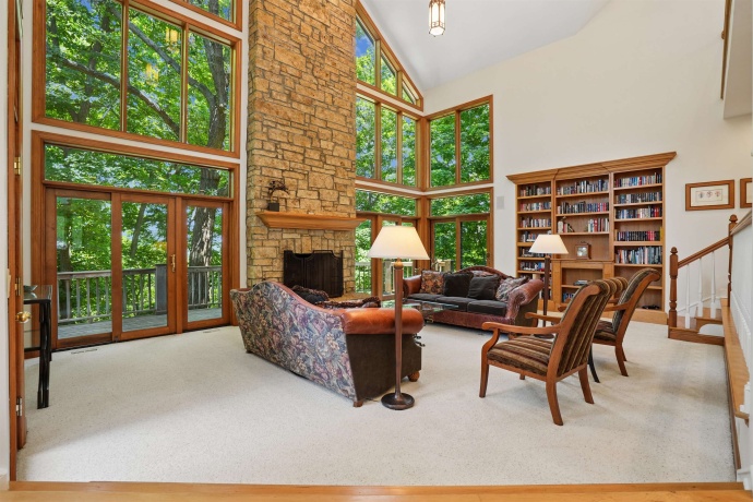 18 Sunrise, GALENA, Illinois 61036, 4 Bedrooms Bedrooms, ,5 BathroomsBathrooms,House,For Sale,Sunrise,202604307