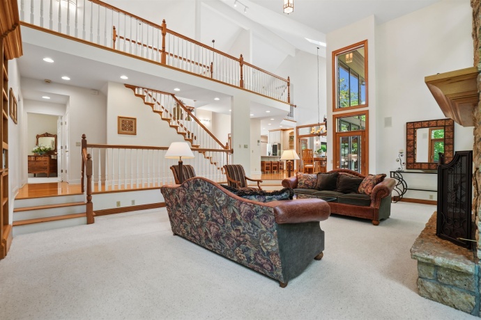 18 Sunrise, GALENA, Illinois 61036, 4 Bedrooms Bedrooms, ,5 BathroomsBathrooms,House,For Sale,Sunrise,202604307