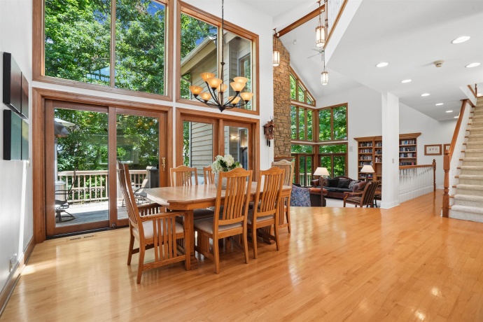 18 Sunrise, GALENA, Illinois 61036, 4 Bedrooms Bedrooms, ,5 BathroomsBathrooms,House,For Sale,Sunrise,202604307