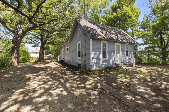 1107 Ashland, ROCKFORD, Illinois 61101, 2 Bedrooms Bedrooms, ,1 BathroomBathrooms,House,For Sale,Ashland,202604308