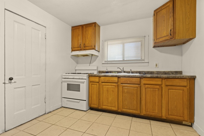 1107 Ashland, ROCKFORD, Illinois 61101, 2 Bedrooms Bedrooms, ,1 BathroomBathrooms,House,For Sale,Ashland,202604308