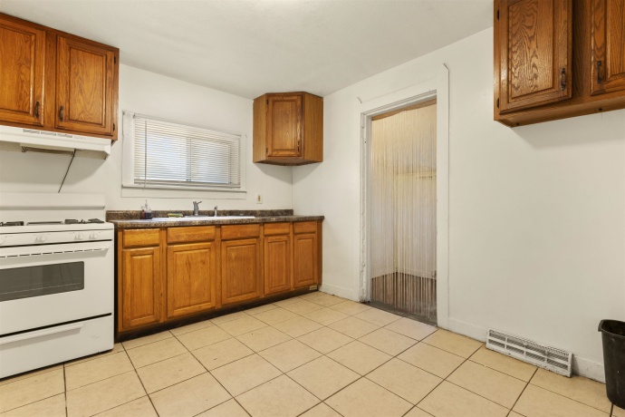 1107 Ashland, ROCKFORD, Illinois 61101, 2 Bedrooms Bedrooms, ,1 BathroomBathrooms,House,For Sale,Ashland,202604308