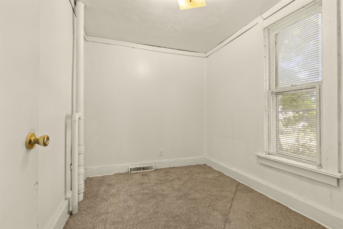 1107 Ashland, ROCKFORD, Illinois 61101, 2 Bedrooms Bedrooms, ,1 BathroomBathrooms,House,For Sale,Ashland,202604308
