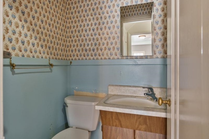 2203 Benderwirt, ROCKFORD, Illinois 61103, 4 Bedrooms Bedrooms, ,1 BathroomBathrooms,House,For Sale,Benderwirt,202604311