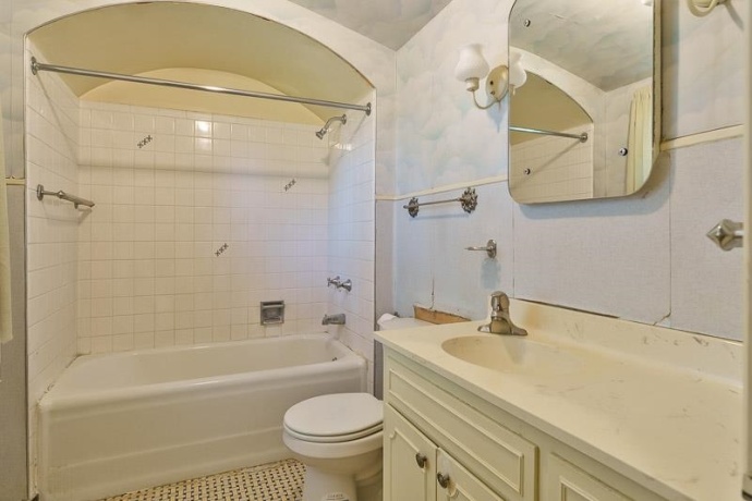 2203 Benderwirt, ROCKFORD, Illinois 61103, 4 Bedrooms Bedrooms, ,1 BathroomBathrooms,House,For Sale,Benderwirt,202604311