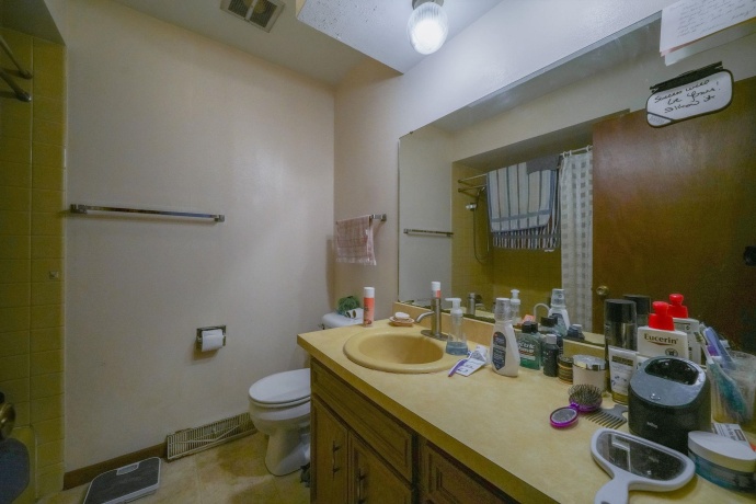 210 Drake, ROCHELLE, Illinois 61068, 3 Bedrooms Bedrooms, ,2 BathroomsBathrooms,House,For Sale,Drake,202604312