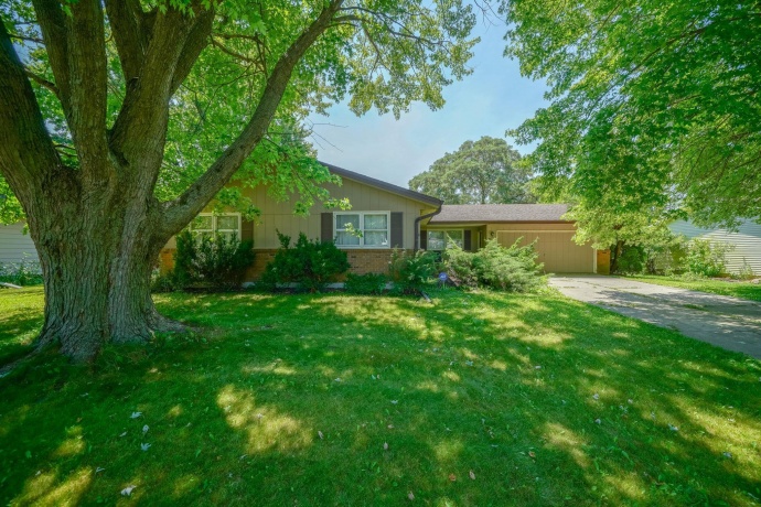 210 Drake, ROCHELLE, Illinois 61068, 3 Bedrooms Bedrooms, ,2 BathroomsBathrooms,House,For Sale,Drake,202604312