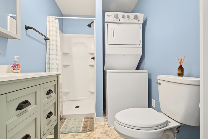 4 Catawba, GALENA, Illinois 61036, 3 Bedrooms Bedrooms, ,2 BathroomsBathrooms,House,For Sale,Catawba,202604319