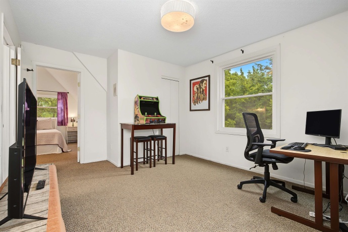 4 Catawba, GALENA, Illinois 61036, 3 Bedrooms Bedrooms, ,2 BathroomsBathrooms,House,For Sale,Catawba,202604319