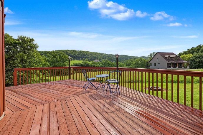 4 Catawba, GALENA, Illinois 61036, 3 Bedrooms Bedrooms, ,2 BathroomsBathrooms,House,For Sale,Catawba,202604319
