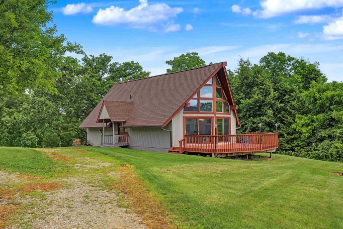 4 Catawba, GALENA, Illinois 61036, 3 Bedrooms Bedrooms, ,2 BathroomsBathrooms,House,For Sale,Catawba,202604319
