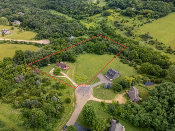 4 Catawba, GALENA, Illinois 61036, 3 Bedrooms Bedrooms, ,2 BathroomsBathrooms,House,For Sale,Catawba,202604319