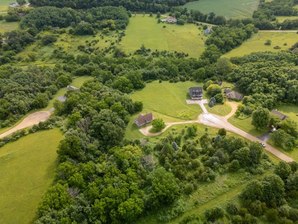 4 Catawba, GALENA, Illinois 61036, 3 Bedrooms Bedrooms, ,2 BathroomsBathrooms,House,For Sale,Catawba,202604319