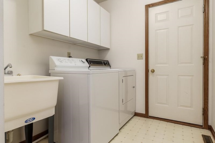 501 Dori, PECATONICA, Illinois 61063, 4 Bedrooms Bedrooms, ,2 BathroomsBathrooms,House,For Sale,Dori,202604323