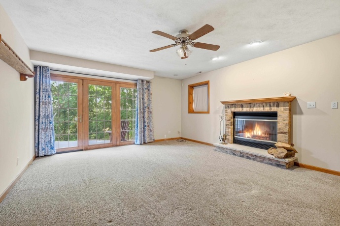 353 Wachter, GALENA, Illinois 61036, 3 Bedrooms Bedrooms, ,2 BathroomsBathrooms,House,For Sale,Wachter,202604324