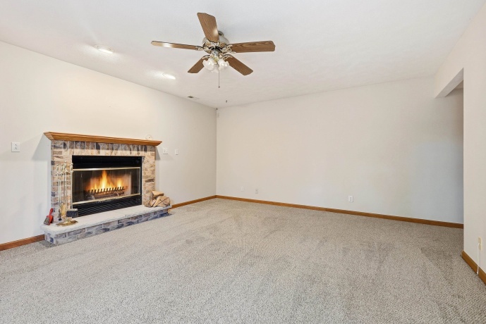 353 Wachter, GALENA, Illinois 61036, 3 Bedrooms Bedrooms, ,2 BathroomsBathrooms,House,For Sale,Wachter,202604324