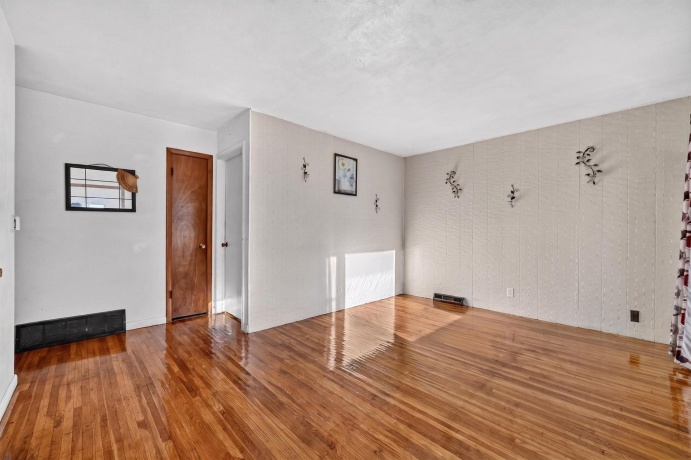 1510 Winter, FREEPORT, Illinois 61032, 3 Bedrooms Bedrooms, ,1 BathroomBathrooms,House,For Sale,Winter,202604224