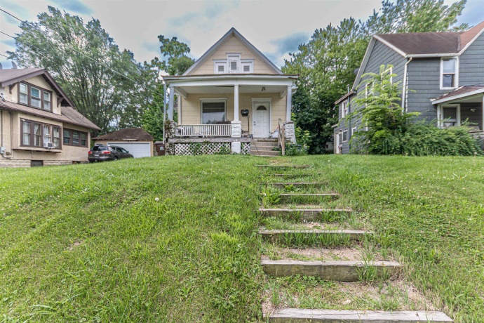 245 Homer, FREEPORT, Illinois 61032, 2 Bedrooms Bedrooms, ,1 BathroomBathrooms,House,For Sale,Homer,202604328