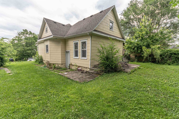 245 Homer, FREEPORT, Illinois 61032, 2 Bedrooms Bedrooms, ,1 BathroomBathrooms,House,For Sale,Homer,202604328