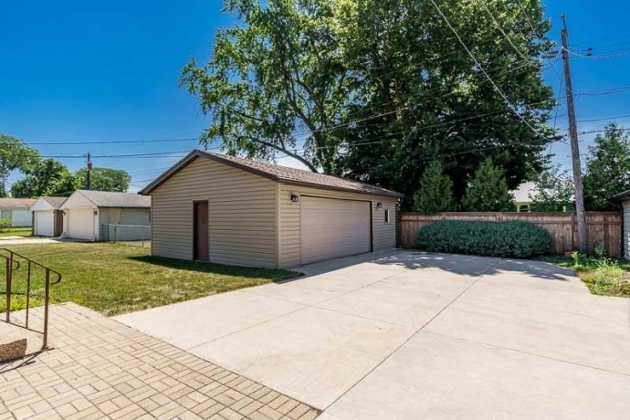 2328 Sharon, ROCKFORD, Illinois 61103, 3 Bedrooms Bedrooms, ,1 BathroomBathrooms,House,For Sale,Sharon,202604330