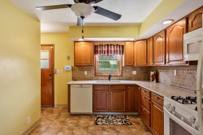 2328 Sharon, ROCKFORD, Illinois 61103, 3 Bedrooms Bedrooms, ,1 BathroomBathrooms,House,For Sale,Sharon,202604330
