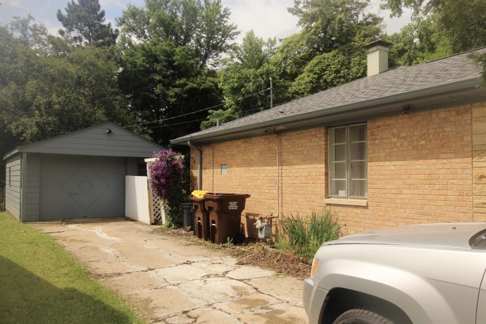 4717 Highcrest, ROCKFORD, Illinois 61107, 2 Bedrooms Bedrooms, ,1 BathroomBathrooms,House,For Sale,Highcrest,202604333