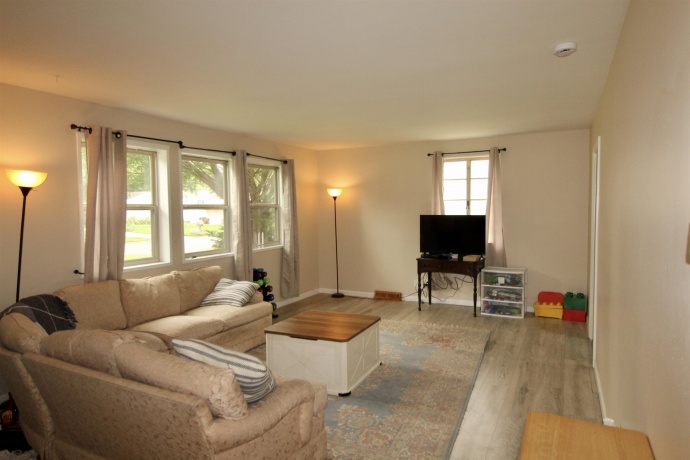 4717 Highcrest, ROCKFORD, Illinois 61107, 2 Bedrooms Bedrooms, ,1 BathroomBathrooms,House,For Sale,Highcrest,202604333
