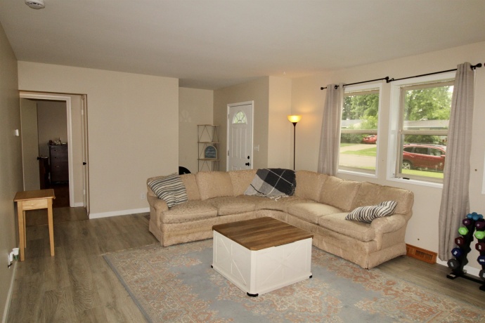 4717 Highcrest, ROCKFORD, Illinois 61107, 2 Bedrooms Bedrooms, ,1 BathroomBathrooms,House,For Sale,Highcrest,202604333