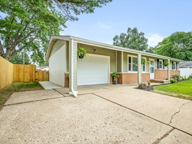 7705 Eastmont, LOVES PARK, Illinois 61111, 3 Bedrooms Bedrooms, ,1 BathroomBathrooms,House,For Sale,Eastmont,202604335