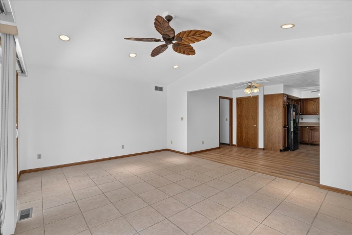 6370 Broadview, BELVIDERE, Illinois 61008, 3 Bedrooms Bedrooms, ,2 BathroomsBathrooms,House,For Sale,Broadview,202604340