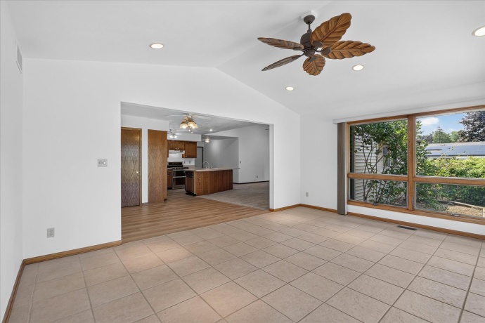 6370 Broadview, BELVIDERE, Illinois 61008, 3 Bedrooms Bedrooms, ,2 BathroomsBathrooms,House,For Sale,Broadview,202604340