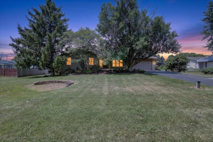 6370 Broadview, BELVIDERE, Illinois 61008, 3 Bedrooms Bedrooms, ,2 BathroomsBathrooms,House,For Sale,Broadview,202604340
