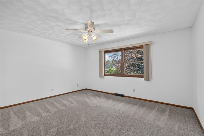 6370 Broadview, BELVIDERE, Illinois 61008, 3 Bedrooms Bedrooms, ,2 BathroomsBathrooms,House,For Sale,Broadview,202604340
