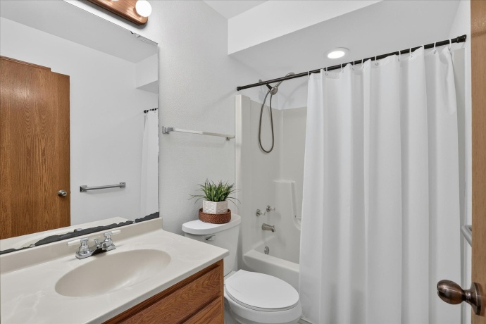 6370 Broadview, BELVIDERE, Illinois 61008, 3 Bedrooms Bedrooms, ,2 BathroomsBathrooms,House,For Sale,Broadview,202604340