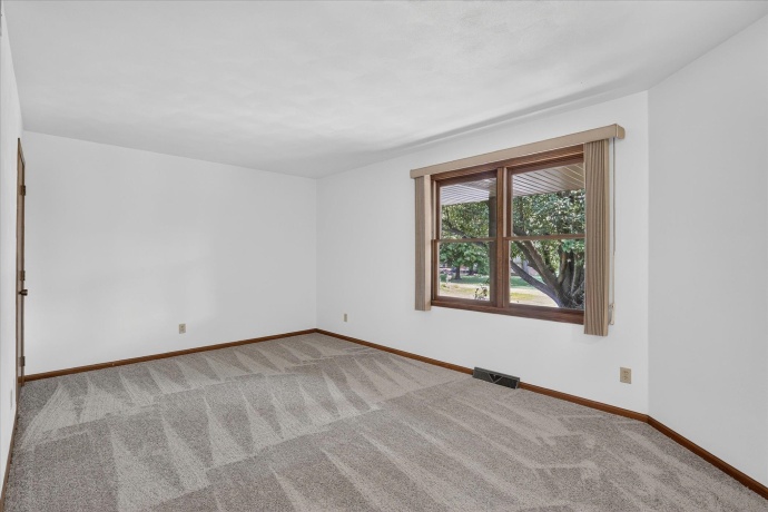 6370 Broadview, BELVIDERE, Illinois 61008, 3 Bedrooms Bedrooms, ,2 BathroomsBathrooms,House,For Sale,Broadview,202604340