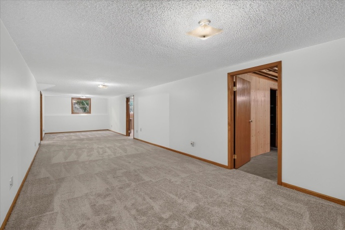 6370 Broadview, BELVIDERE, Illinois 61008, 3 Bedrooms Bedrooms, ,2 BathroomsBathrooms,House,For Sale,Broadview,202604340