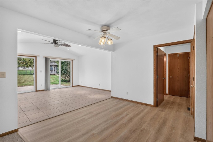 6370 Broadview, BELVIDERE, Illinois 61008, 3 Bedrooms Bedrooms, ,2 BathroomsBathrooms,House,For Sale,Broadview,202604340