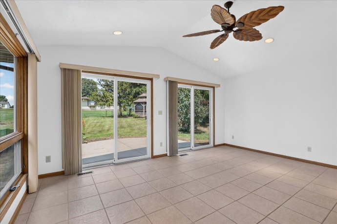 6370 Broadview, BELVIDERE, Illinois 61008, 3 Bedrooms Bedrooms, ,2 BathroomsBathrooms,House,For Sale,Broadview,202604340