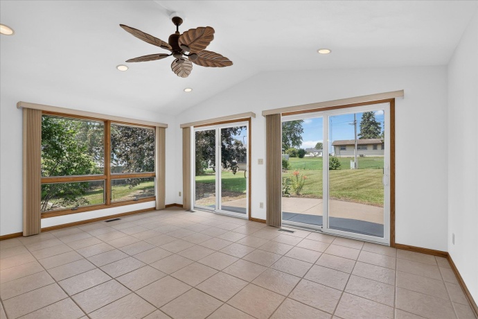 6370 Broadview, BELVIDERE, Illinois 61008, 3 Bedrooms Bedrooms, ,2 BathroomsBathrooms,House,For Sale,Broadview,202604340